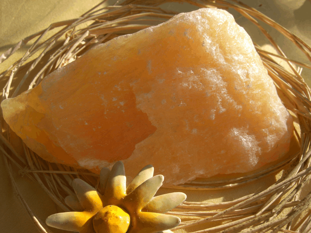 Orangencalcit